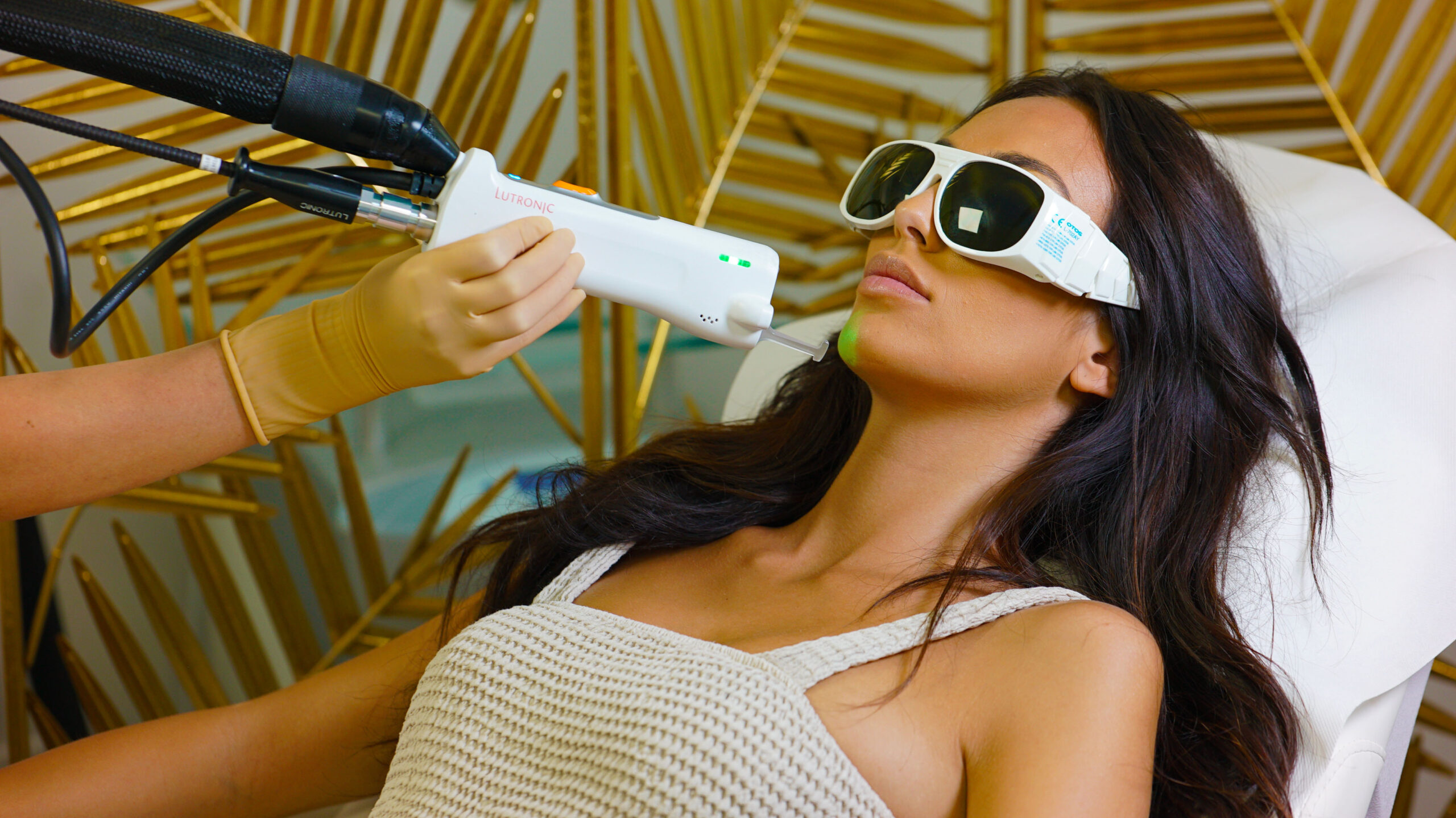 Première séance d'épilation laser à la Clinique PHENICIA