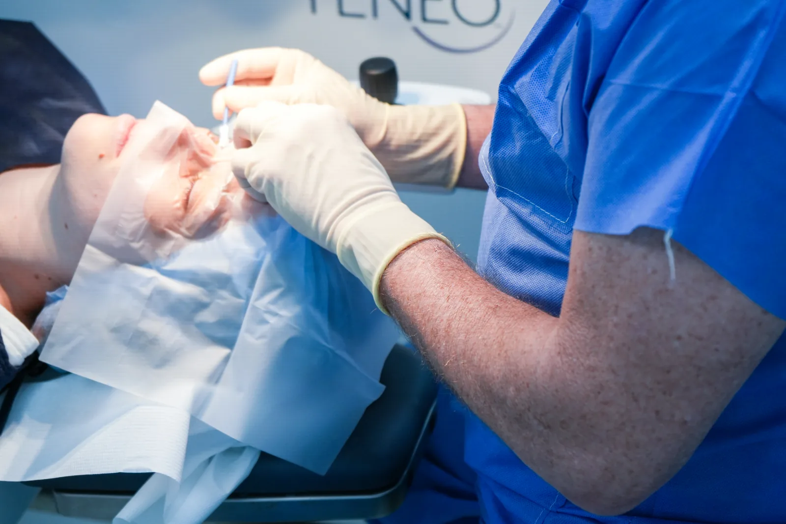 Intervention laser sur la cornée TENEO — Phenicia Vision Marseille